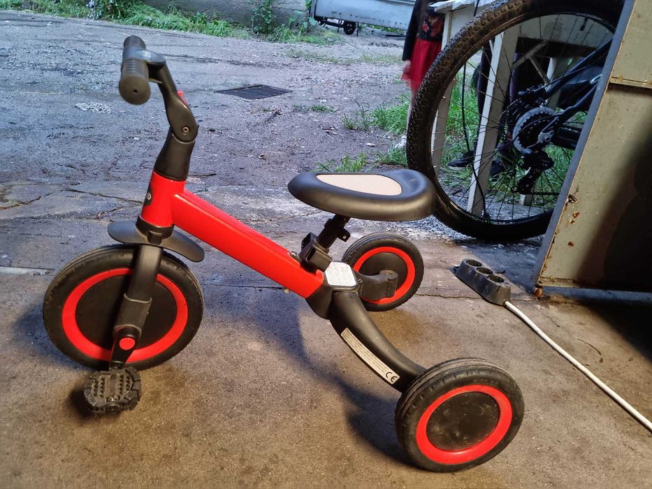 Триколка 2 в 1 Chipolino-смарти червено-черна