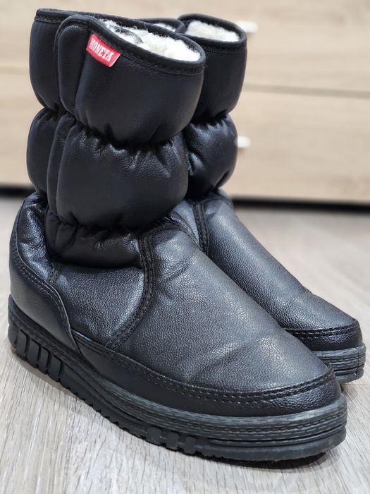Зимни обувки тип апрески ,,Moneta,,