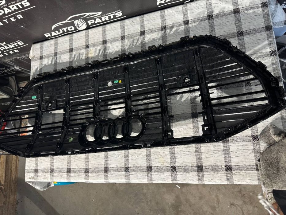 Grila bara fata Audi E Tron 2020/2021/2022/2023/2024