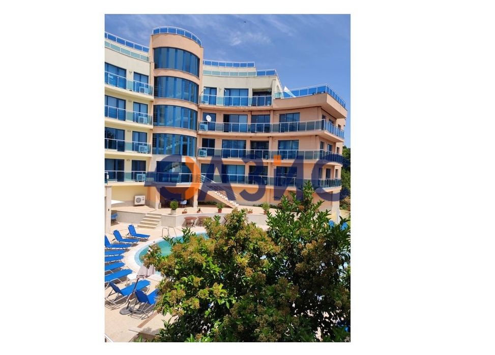 2-стаен апартамент на 3-ти етаж,комплекс Аквамарин на първа линия море