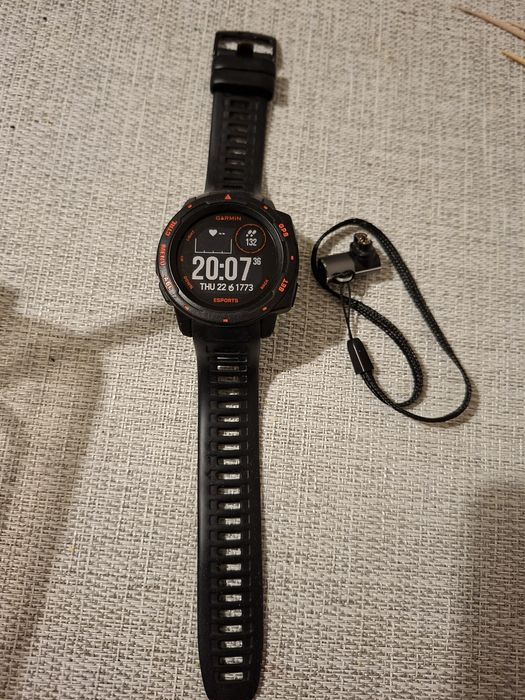 Garmin Instinct - Esports Edition,  perfect functional