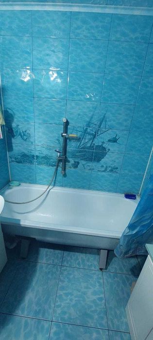 4 комнатная / на 8 микрорайоне