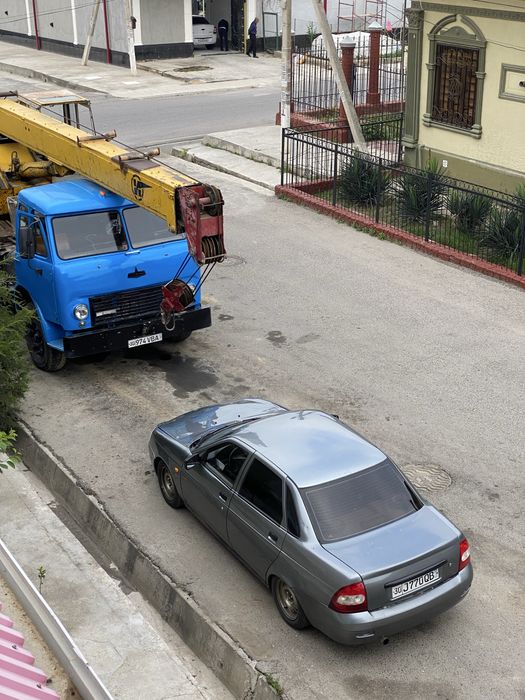 Приора 1,6 сотилади