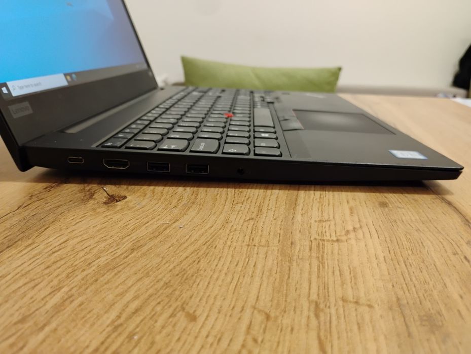 15.6 инча лаптоп Lenovo Thinkpad E590 - i5-8250, 8GB RAM, 256 SATA SSD