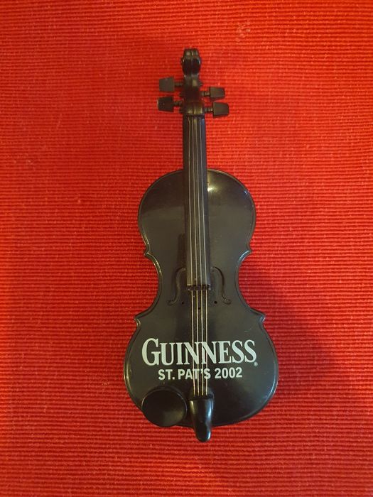 Vioara miniatura Guinness 2002