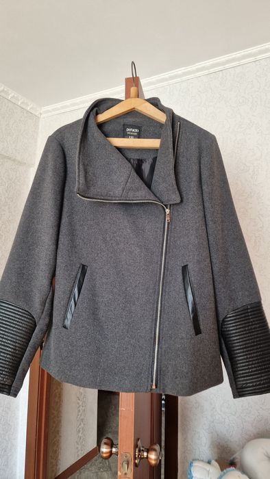 Продам пальто 52 размер