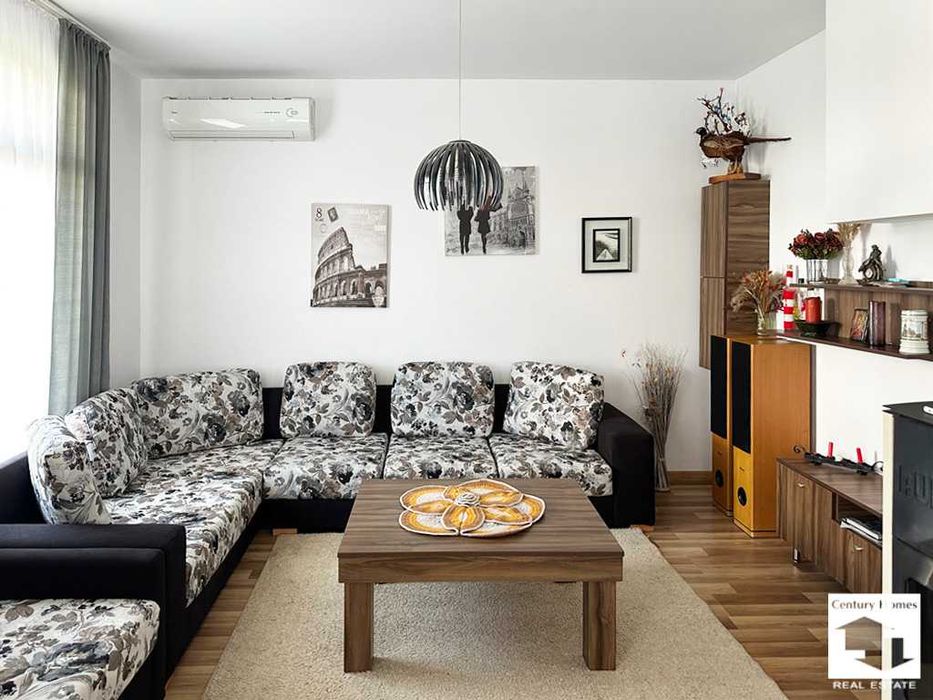 125180 Ваканционен комплекс с 4 къщи, басейн и BBQ зони в с. Бадевци