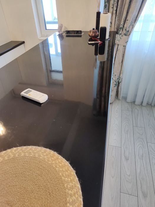 Insula living, bucătărie