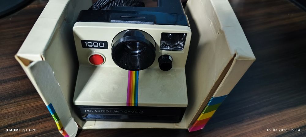 Polaroid 1000 Rainbow  Stripe sx-70
