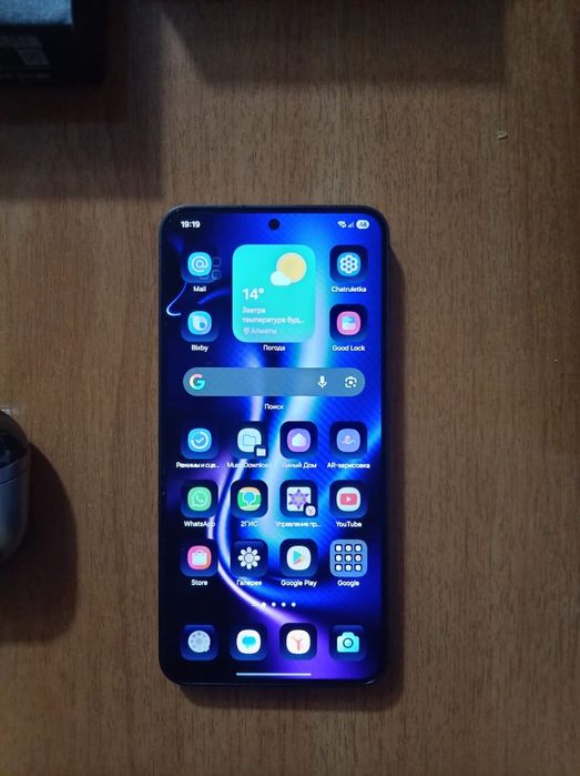 Samsung S24 телефон