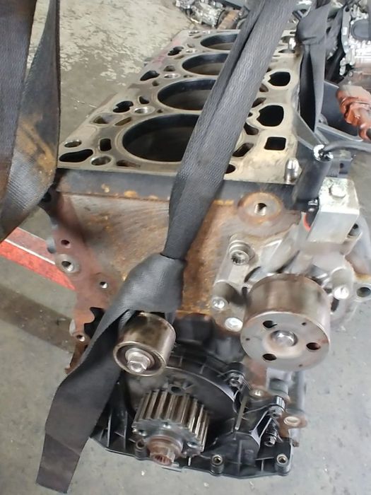 bloc motor 1.6 tdi cxx audi a3 8v vw golf 7 seat leon skoda octavia 3  04l023a