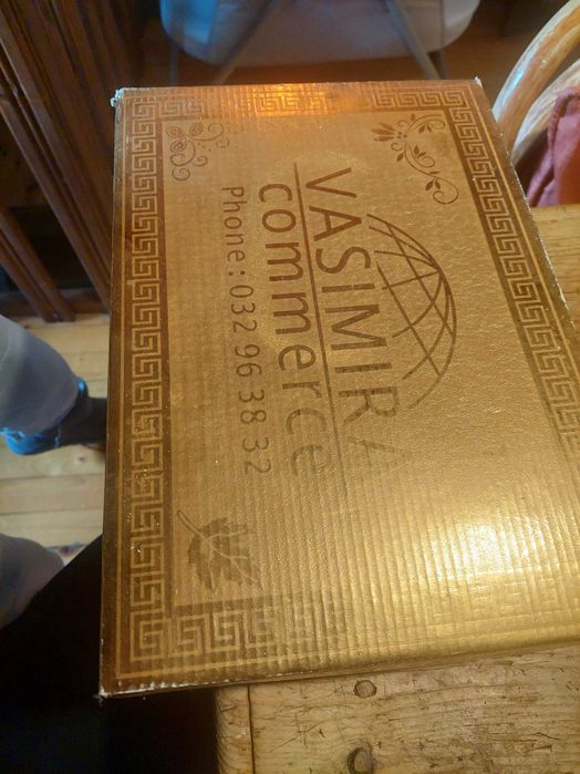 Изящен порцелановсервиз за чай