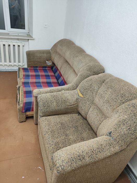 Диван и кресло отдам