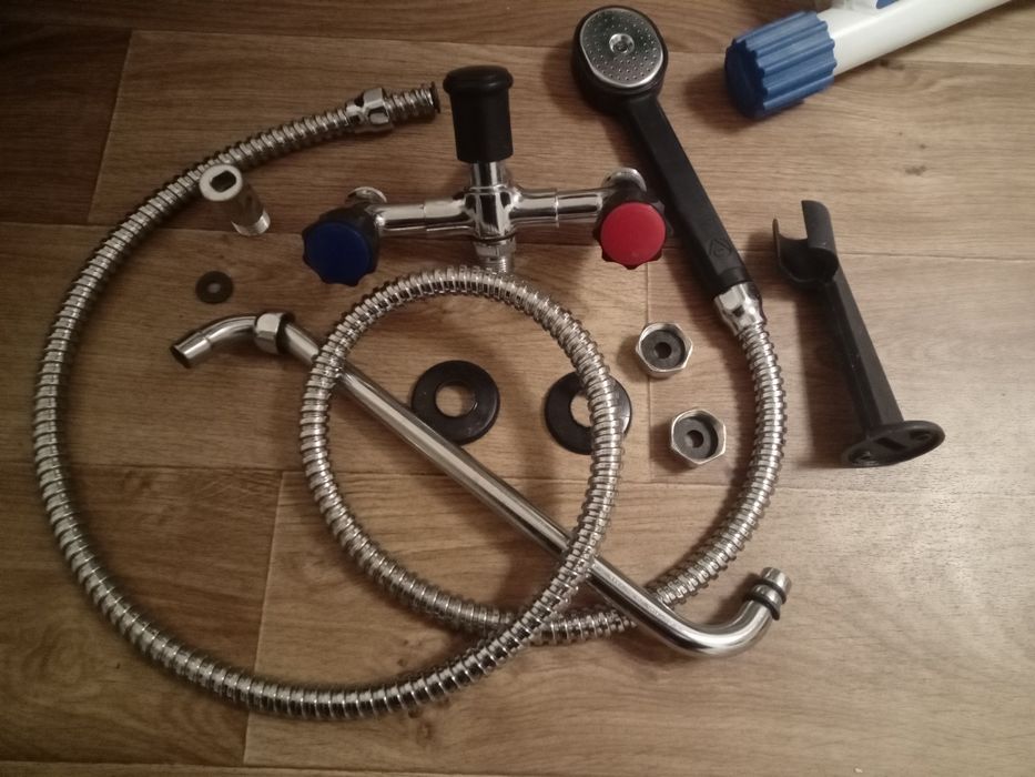 Смеситель душевой новый