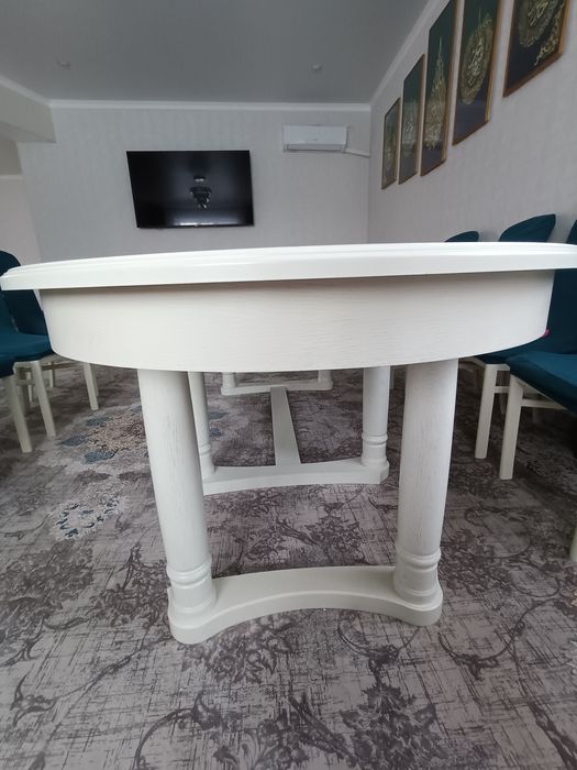 Стол обеденный овальный