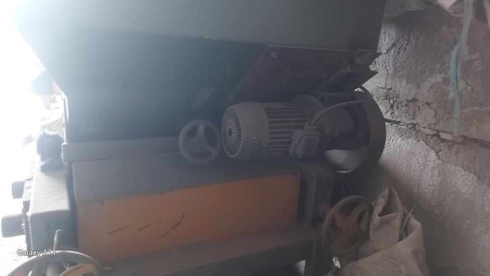 Плющелка зерна,семечка. Итд