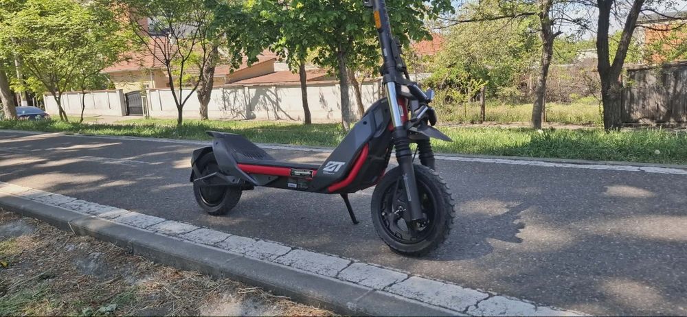 Vând trotinetă electrică