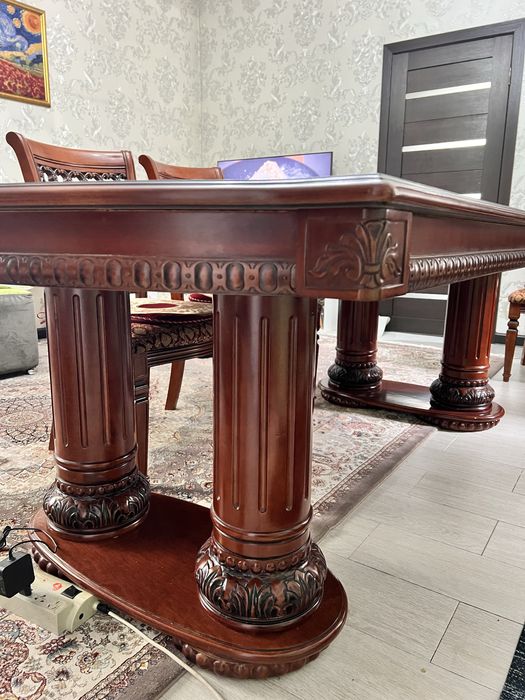 Продаем стол со стульями