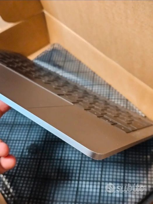 Carcasa aluminiu MacBook Air + tastatura + baterie
