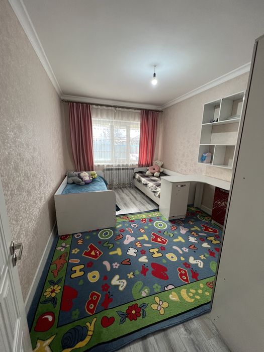 Продаю срочно детский спальный гарнитур.