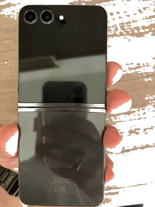 Samsung Galaxy Z Flip5 512GB – ТОП състояние, 512GB