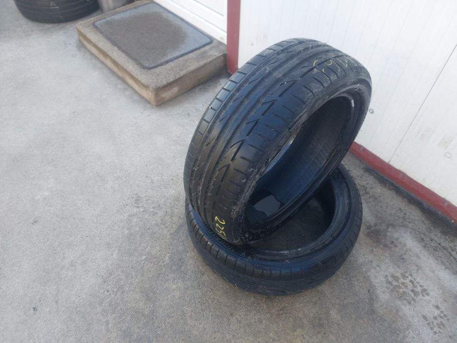 150 lei bucata! Doua anvelope de vara 225 45 r18 Bridgestone! 7 mm