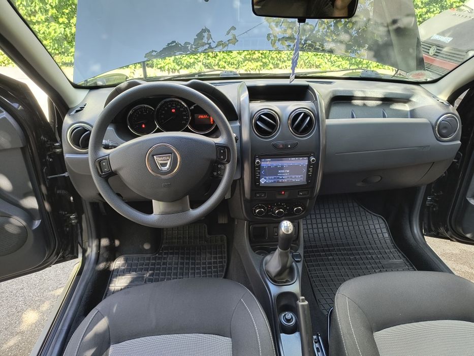 Vând Dacia Duster