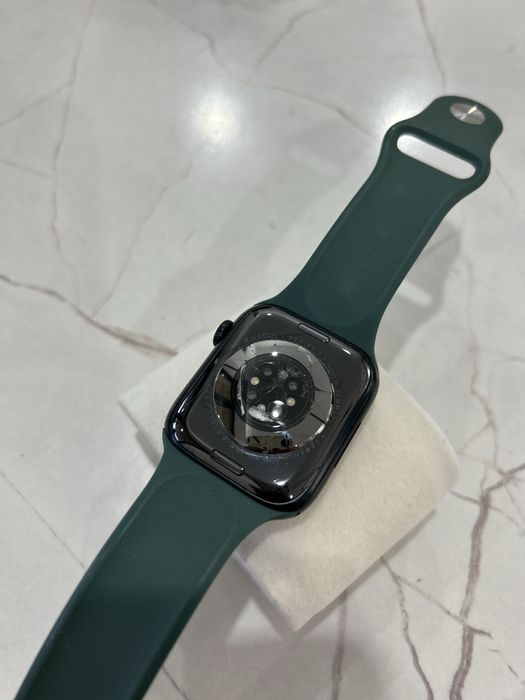 Продаю часы apple watch 7 и Sergio
