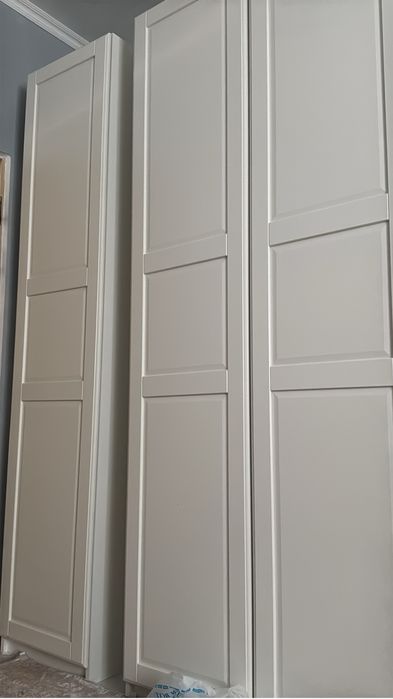 Шкаф ikea белый, б/у 2 года все уклое новое самовывоз , высота 2,3 м