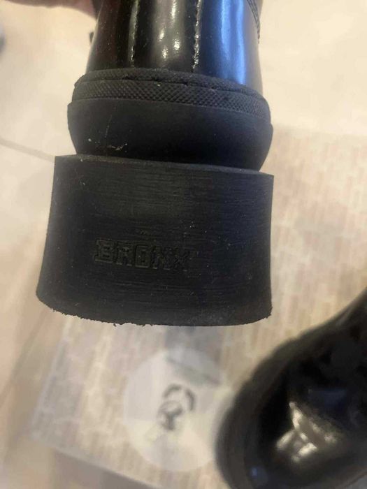 Черни кожени  стилни ботуши