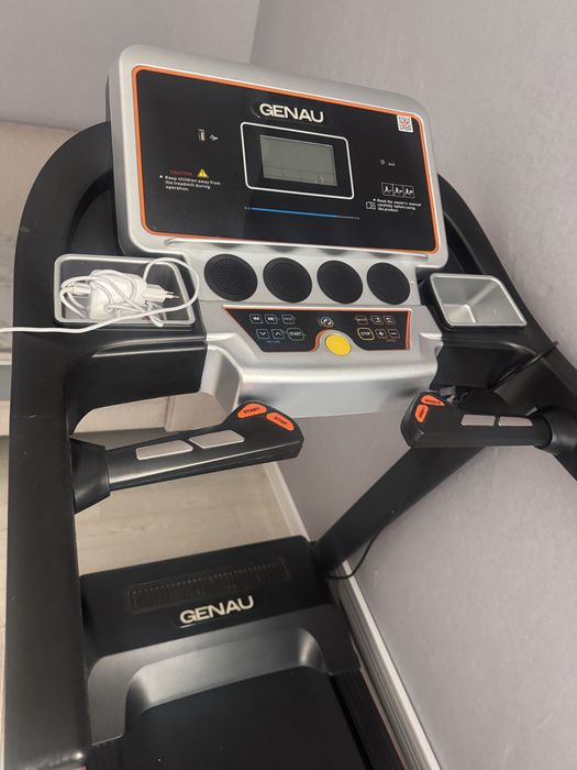 Беговая дорожка GENAU D900S