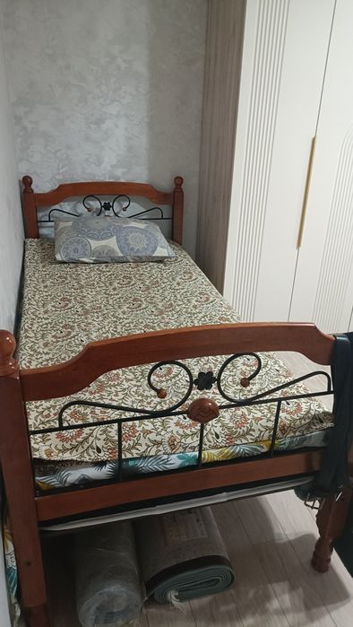 Две одинаковые кровати  2м на 90см