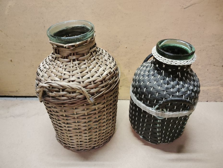 Стари стъклени буркани , дамаджани.