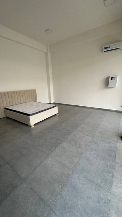 Ташкент Индех Бозорида 33 кв Магазин  Узок муддатга АРЕНДАГА Берилади.