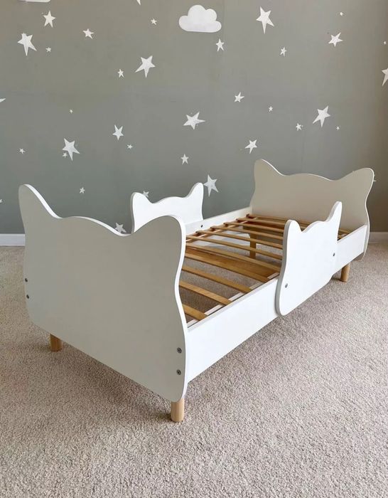 Продам детскую кроватку с матрасом