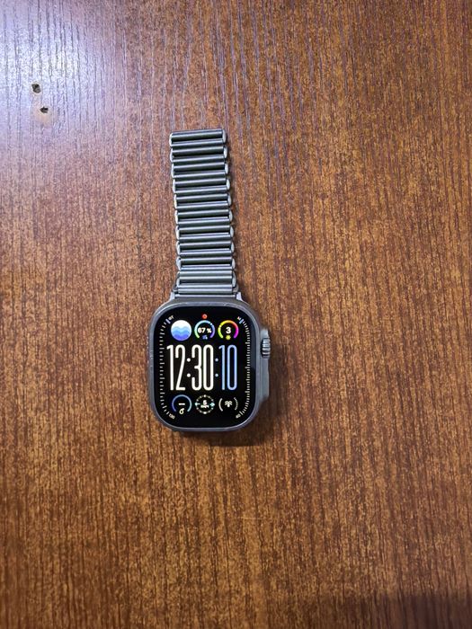 Apple Watch Ultra 2 49мм в идеальном состоянии.