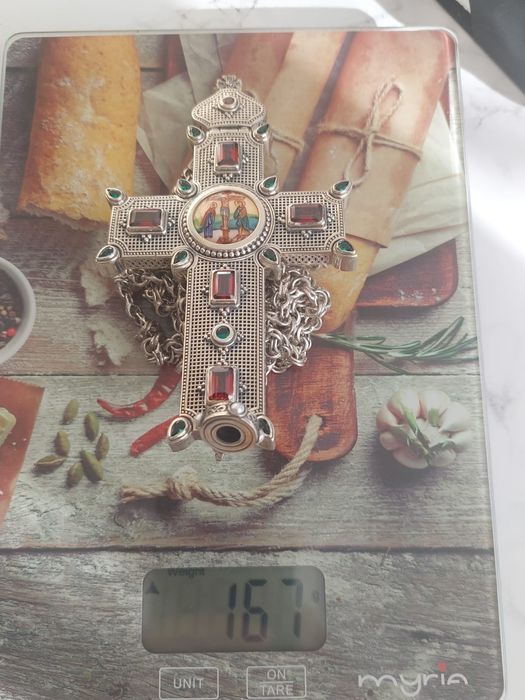 Cruci pectorale pentu peoti