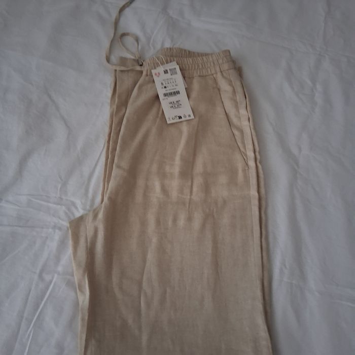 Дамски панталон на ZARA s размер.