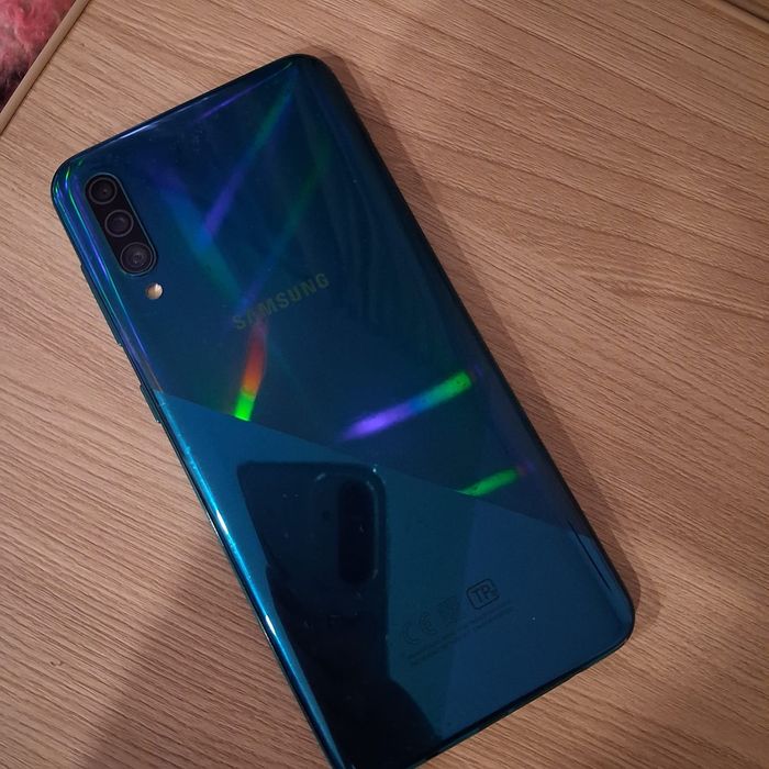 Продам телефон самсунг а30с