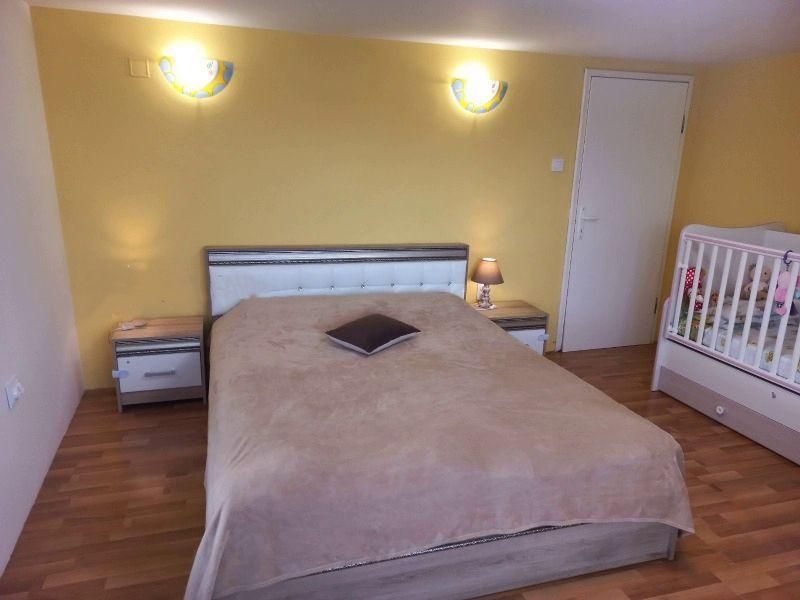 Етаж от къща, под наем, гр. Нови Искър