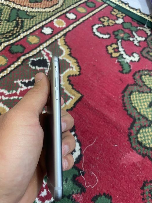 Iphone 6s  srochna sotiladi