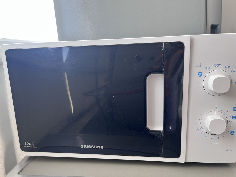 Продам микроволновку Samsung