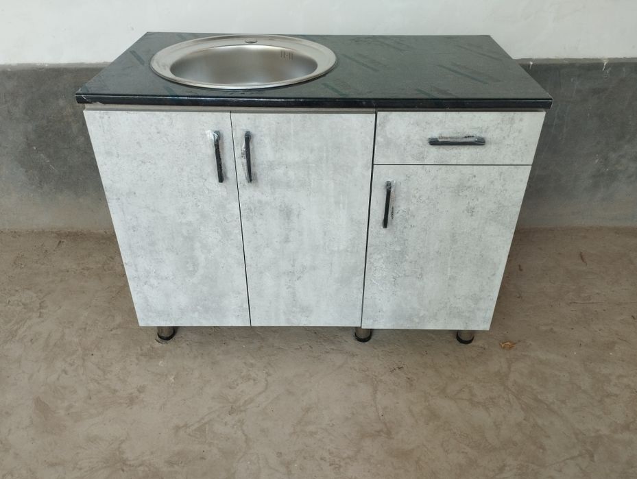 Кухонная мебель.  Кухонная гарнитур.  Кухонная мойка