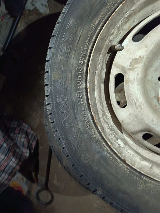 Продам покрышки с дисками