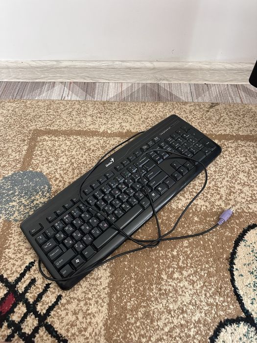 Монитор LG  клавиатура genius