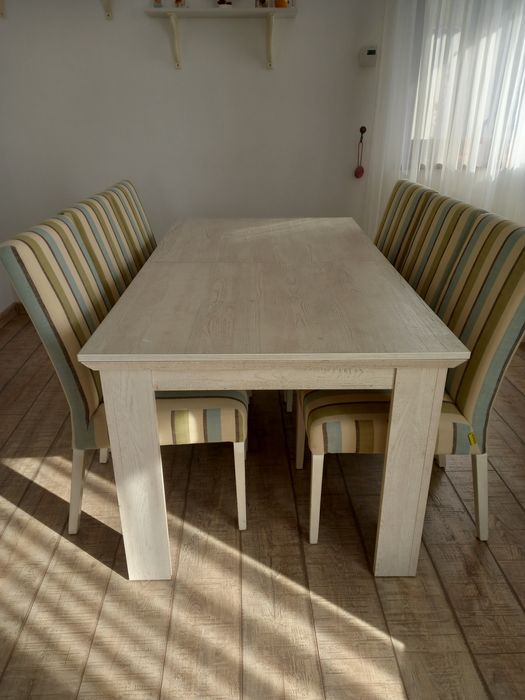 Masa cu scaune (+ huse scaune)