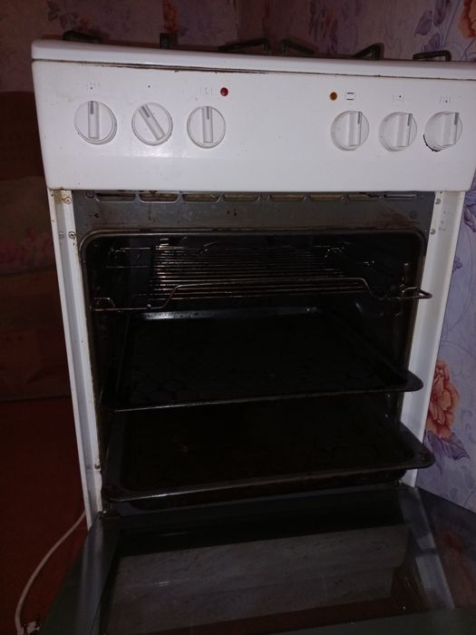 Продам газ плиту