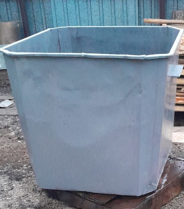 Продам мусорный бак