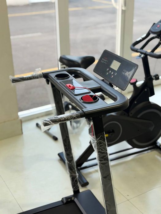 Беговая дорожка RUNER 2.0 HP до 10 км/ч

• Компактная модель для дома