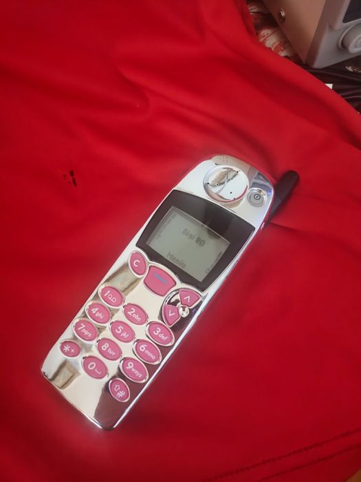 Nokia 5110  model deosebit ( decodat, limba română)
